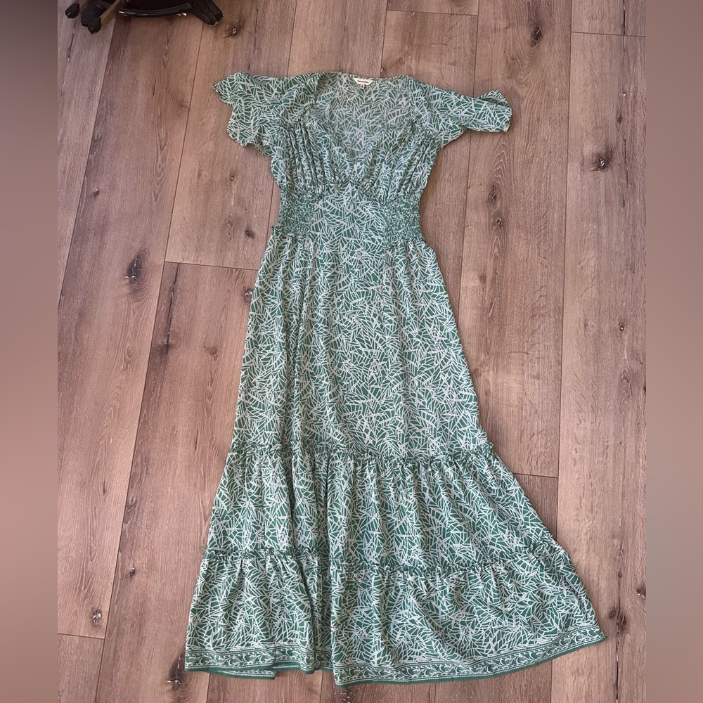 Max Studio Green Leaf Print Maxi Dress